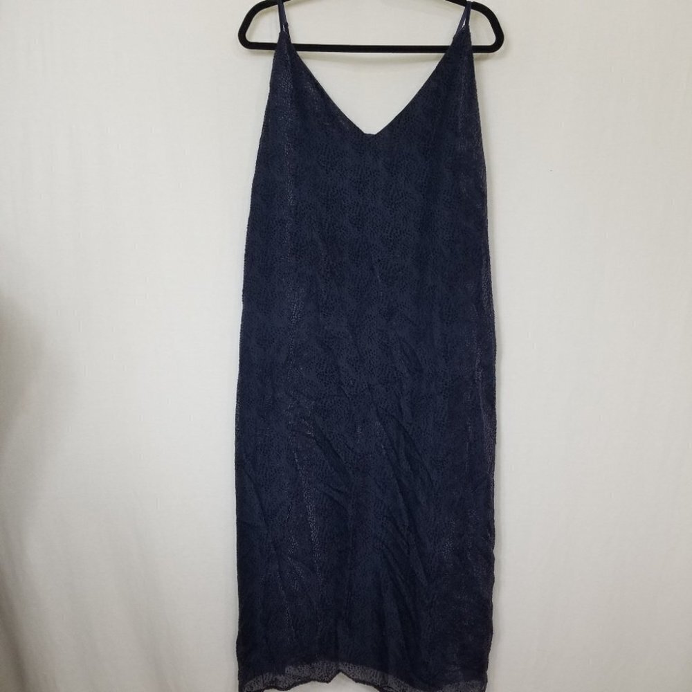 BB Dakota velour navy dress